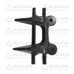 DEDO DUPLO CURTO COLHEITADEIRA NEW HOLLAND 823290 VV — Dedo Duplo Curto Apertador da Navalha com Furo de 8 mm para Plataformas 72C, 73C, 74C, 740CF, 880CF New Holland.